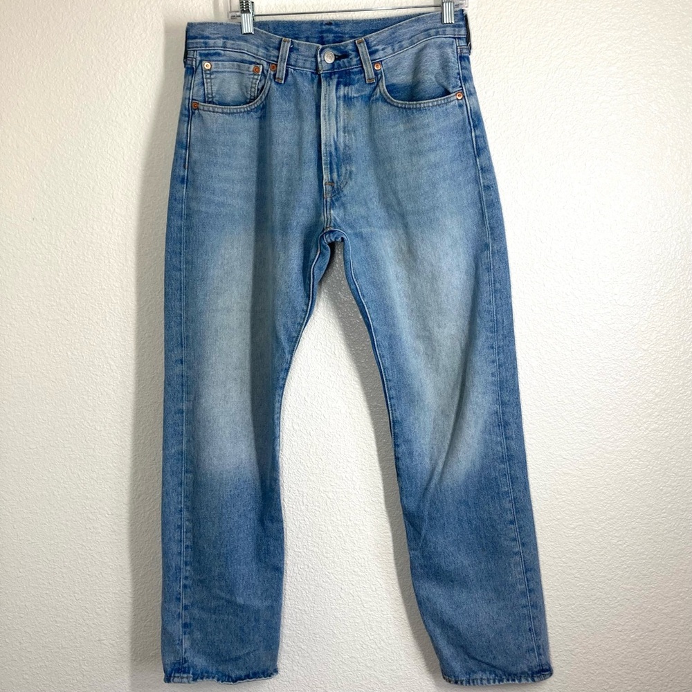 Levi's Premium 551 Z Mens Authentic Straight Leg Jeans 31x32 Medium Wash